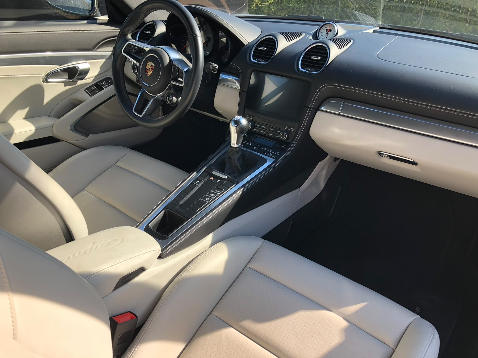 Porsche 718 Cayman S — Cambio manuale e console