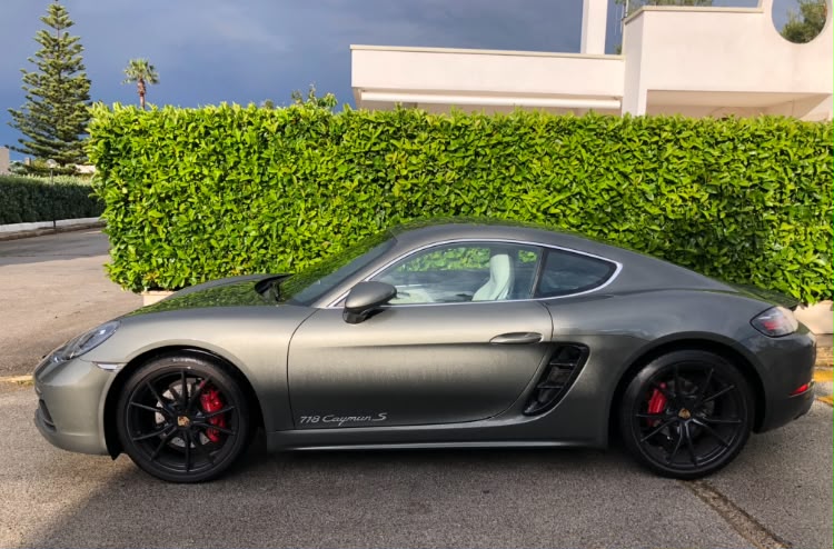 Porsche 718 Cayman S — Profilo laterale